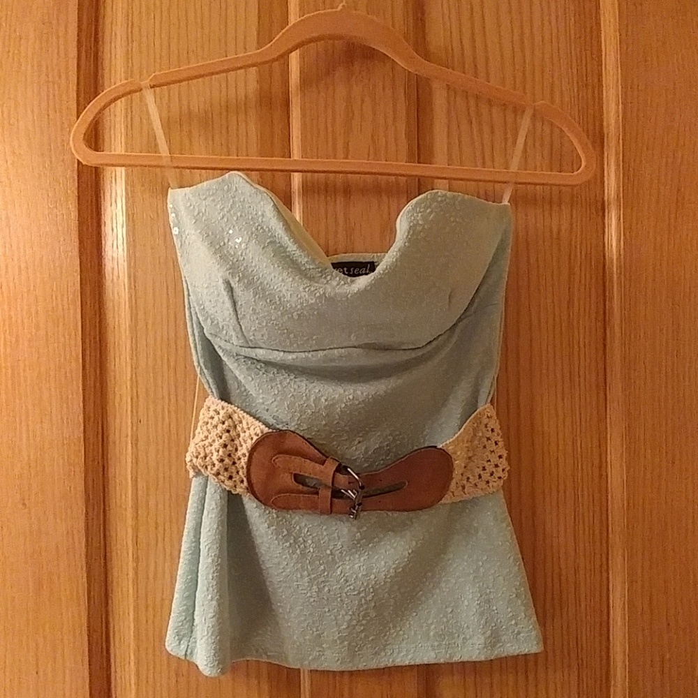 Strapless top